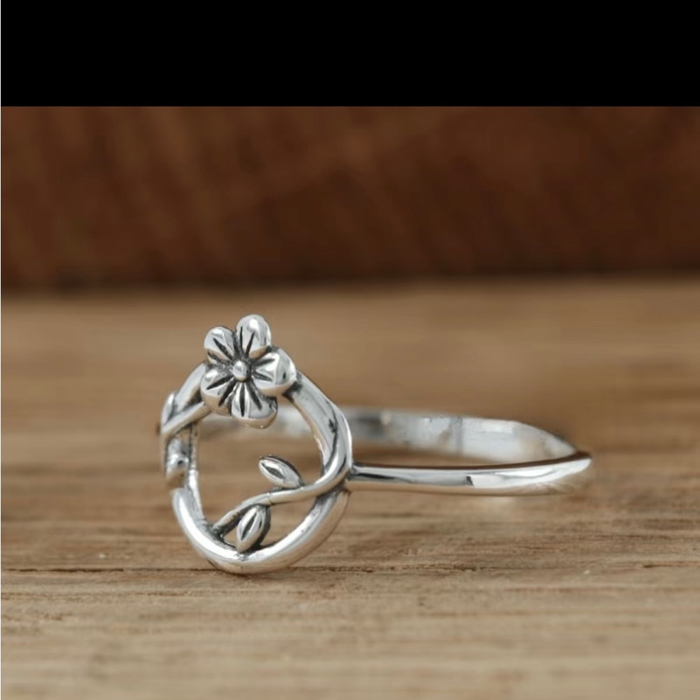 Magnolia floral spring ring - Picture 4 of 8